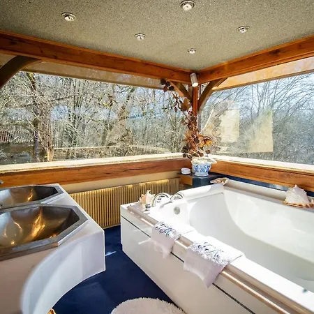 Chateau Les Fournels Holiday home *